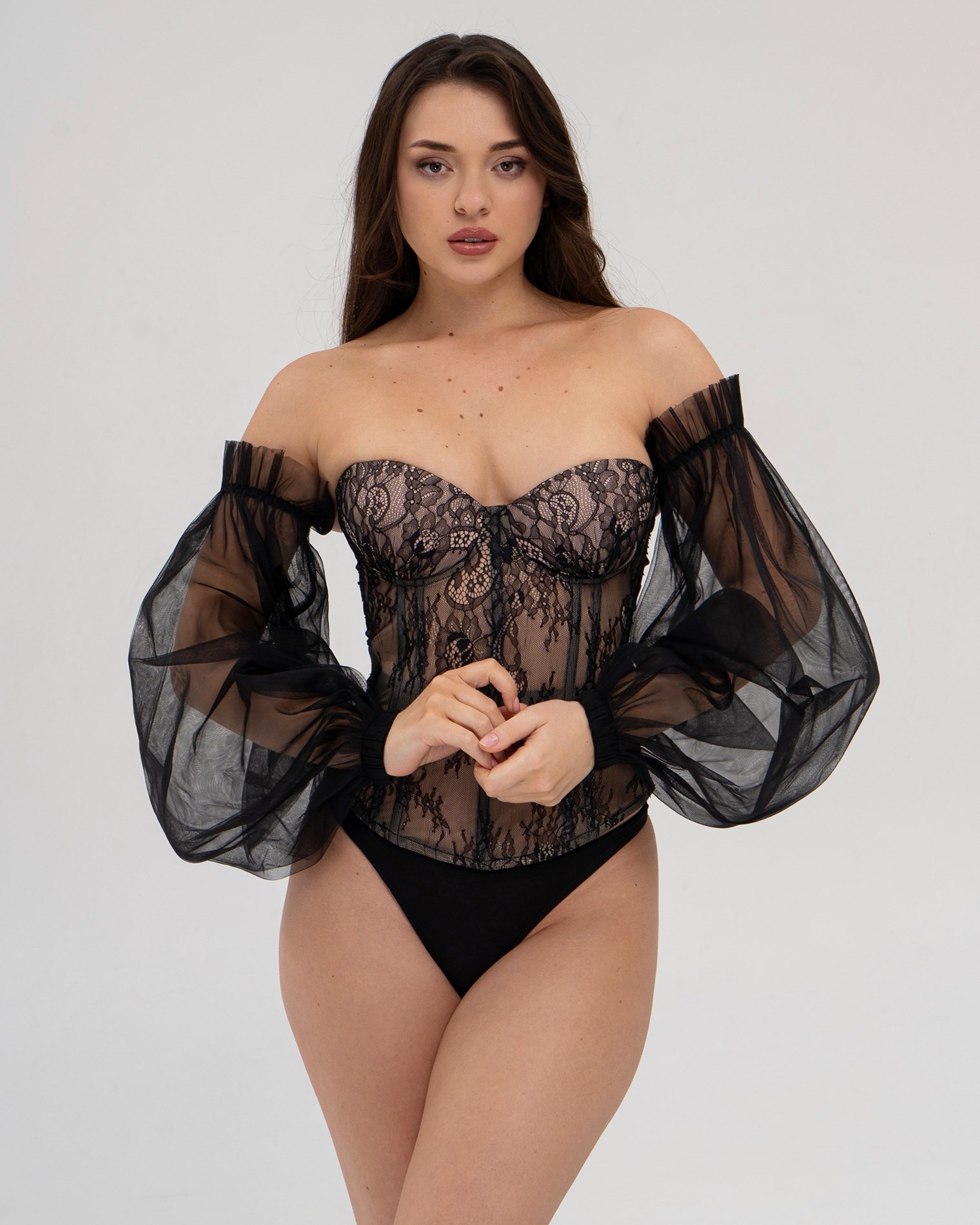 Long lace corset without edging